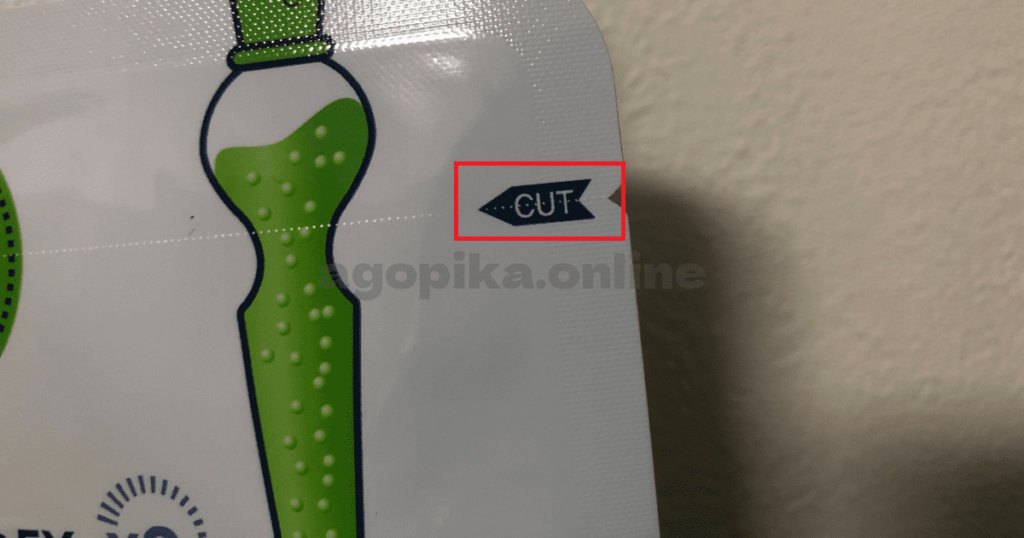 図9：パッケージに記載されている「CUT」の文字